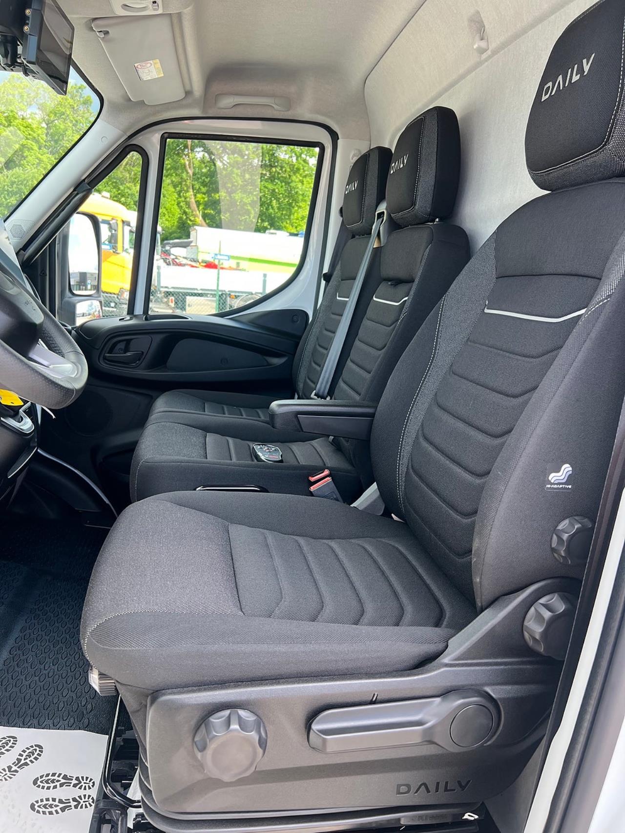 Iveco Daily 72C14E AirPro Sk&aring;pbil med Z-Lift, ELBIL 2025 - Sk&aring;p