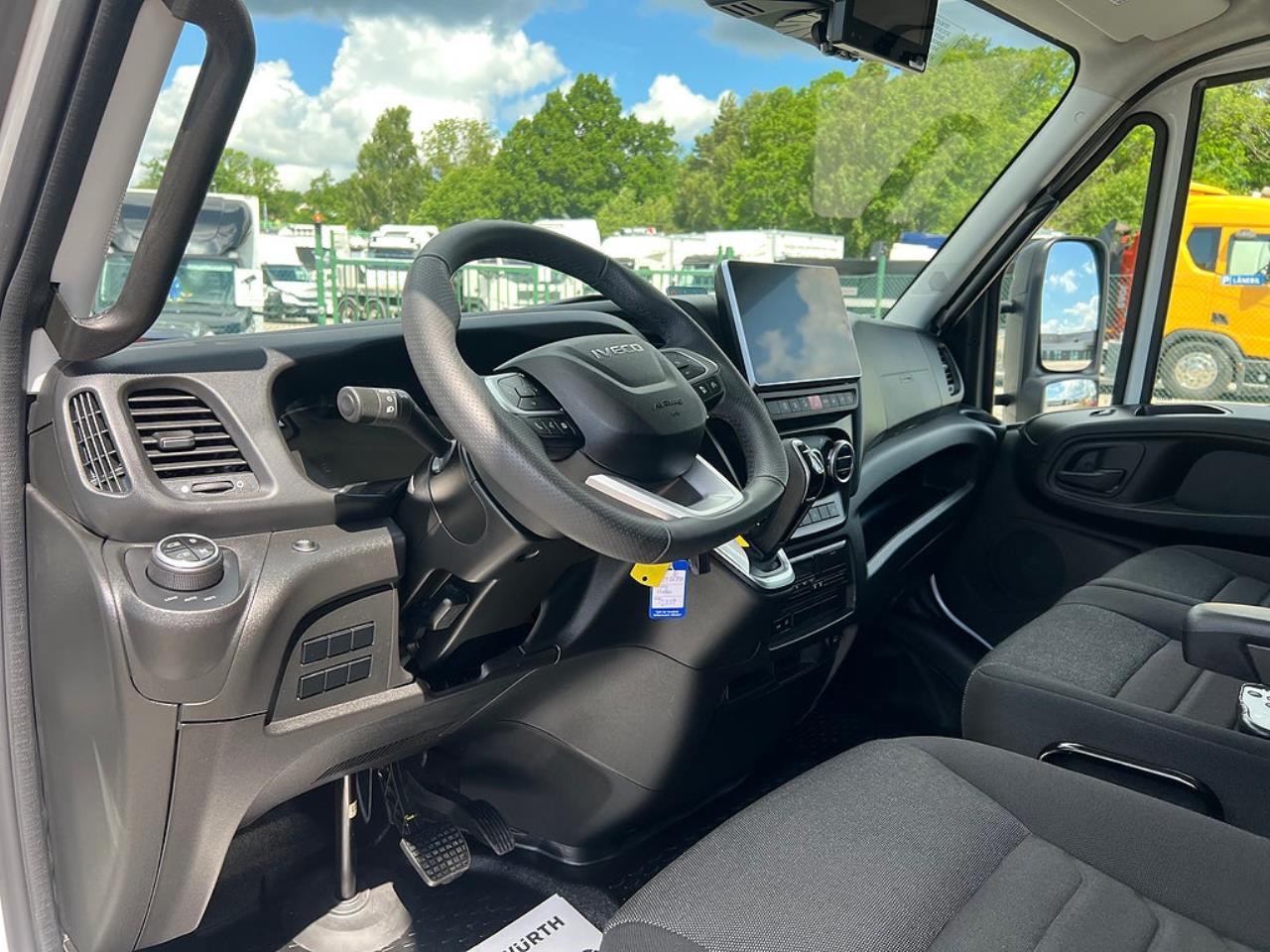 Iveco Daily 72C14E AirPro Sk&aring;pbil med Z-Lift, ELBIL 2025 - Sk&aring;p