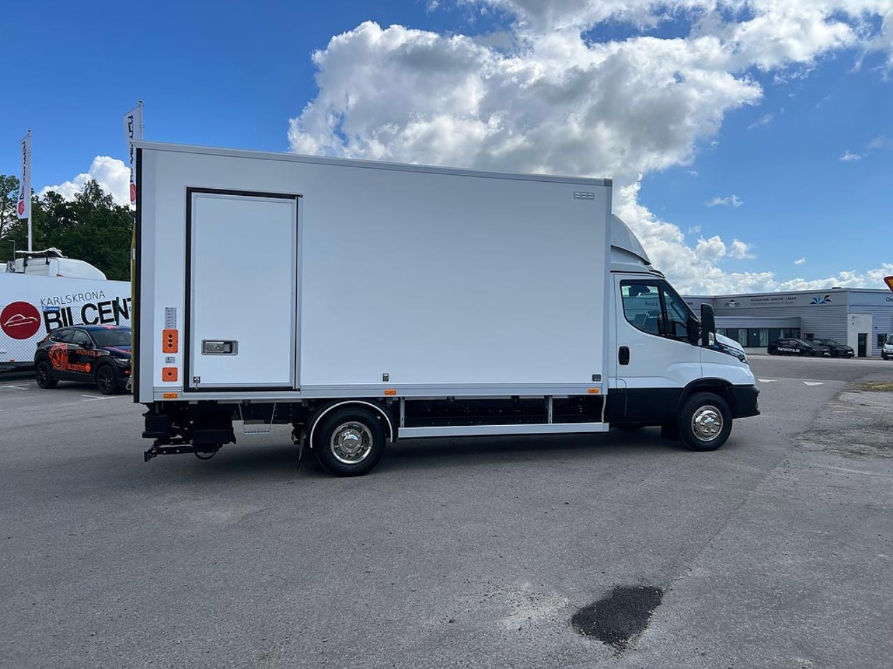 Iveco Daily 72C14E AirPro Sk&aring;pbil med Z-Lift, ELBIL 2025 - Sk&aring;p