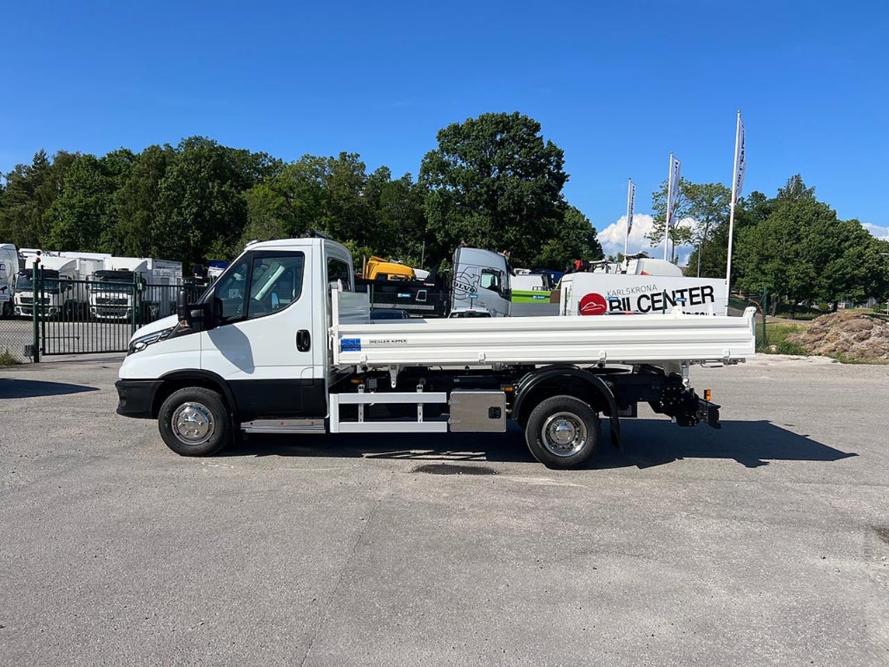 Iveco Daily 72C18 Tippbil, 3-V&auml;gs tipp / Sidotipp 2024 - &Ouml;vrigt
