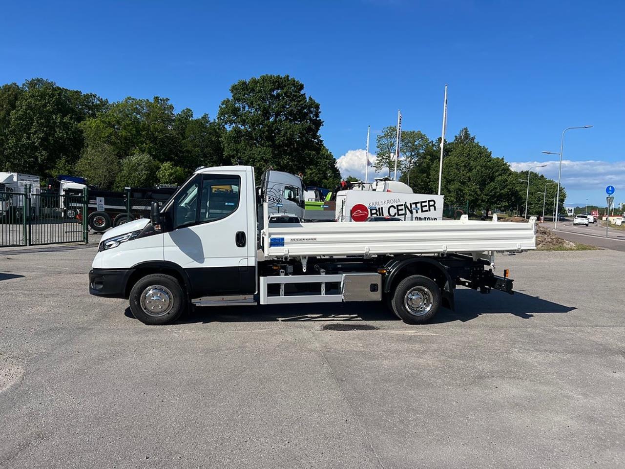 Iveco Daily 72C18 Tippbil, 3-V&auml;gs tipp / Sidotipp 2024 - &Ouml;vrigt