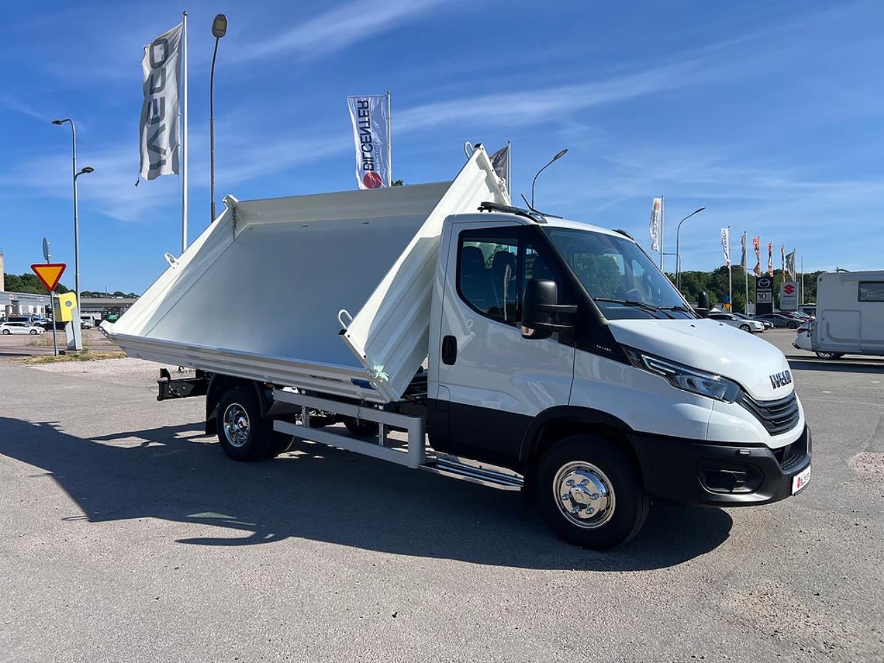 Iveco Daily 72C18 Tippbil, 3-V&auml;gs tipp / Sidotipp 2024 - &Ouml;vrigt