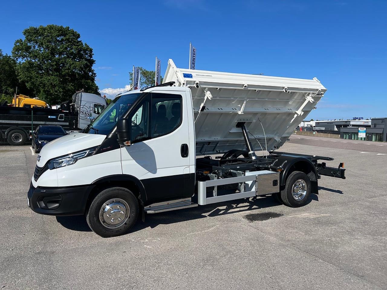 Iveco Daily 72C18 Tippbil, 3-V&auml;gs tipp / Sidotipp 2024 - &Ouml;vrigt
