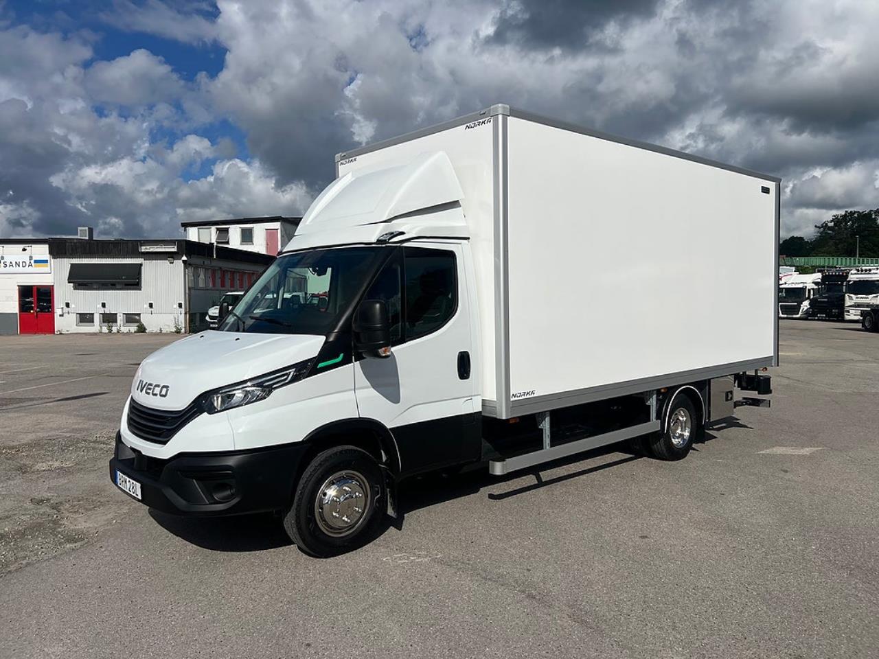Iveco Daily 72C14G A8 CNG Sk&aring;pbil med Z-Lift 2025 - Sk&aring;p