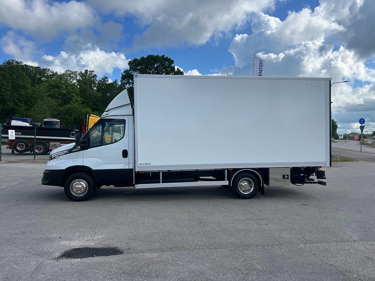 Iveco Daily 72C14G A8 CNG Sk&aring;pbil med Z-Lift 2025 - Sk&aring;p