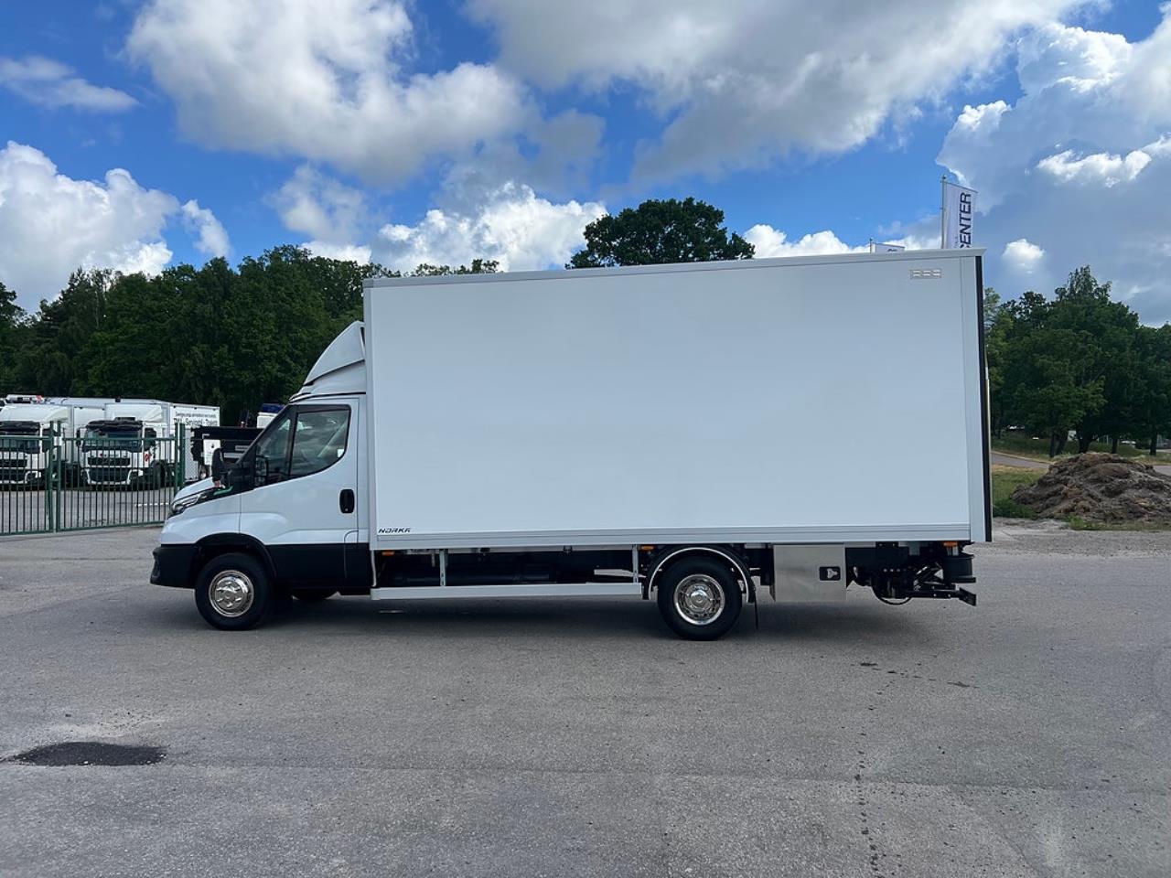 Iveco Daily 72C14G A8 CNG Sk&aring;pbil med Z-Lift 2025 - Sk&aring;p