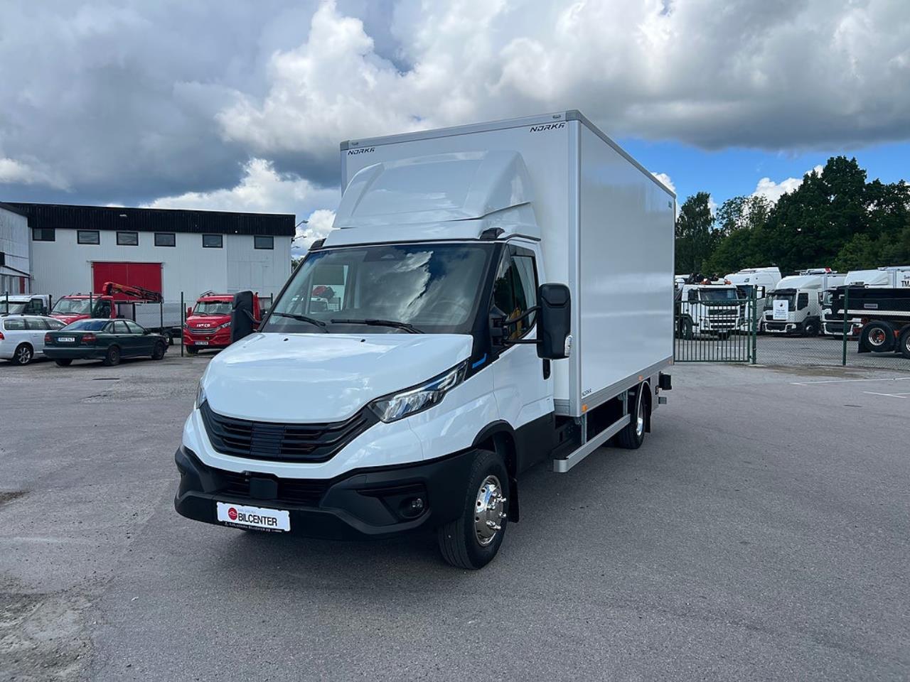 Iveco Daily 72C14E AirPro Sk&aring;pbil med Z-Lift, ELBIL 2025 - Sk&aring;p