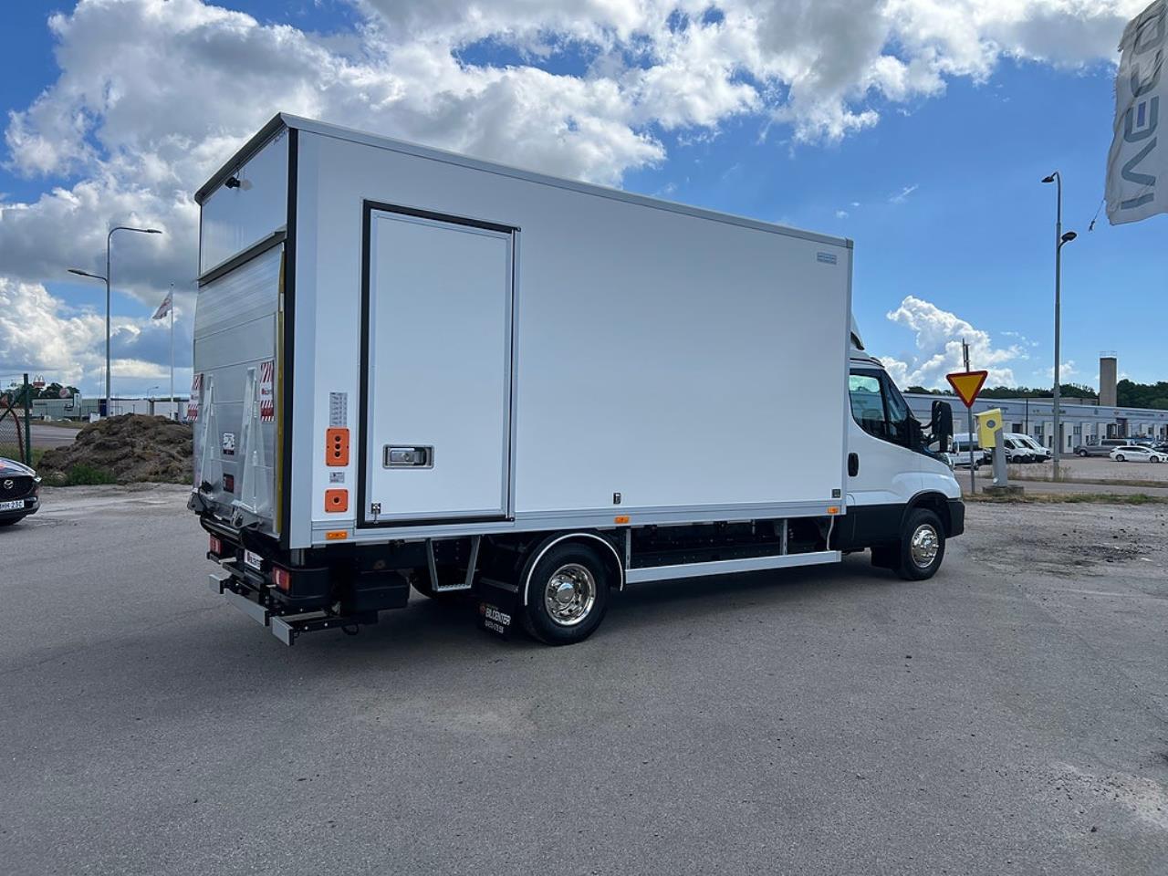 Iveco Daily 72C14E AirPro Sk&aring;pbil med Z-Lift, ELBIL 2025 - Sk&aring;p