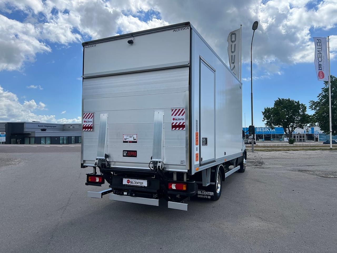 Iveco Daily 72C14E AirPro Sk&aring;pbil med Z-Lift, ELBIL 2025 - Sk&aring;p