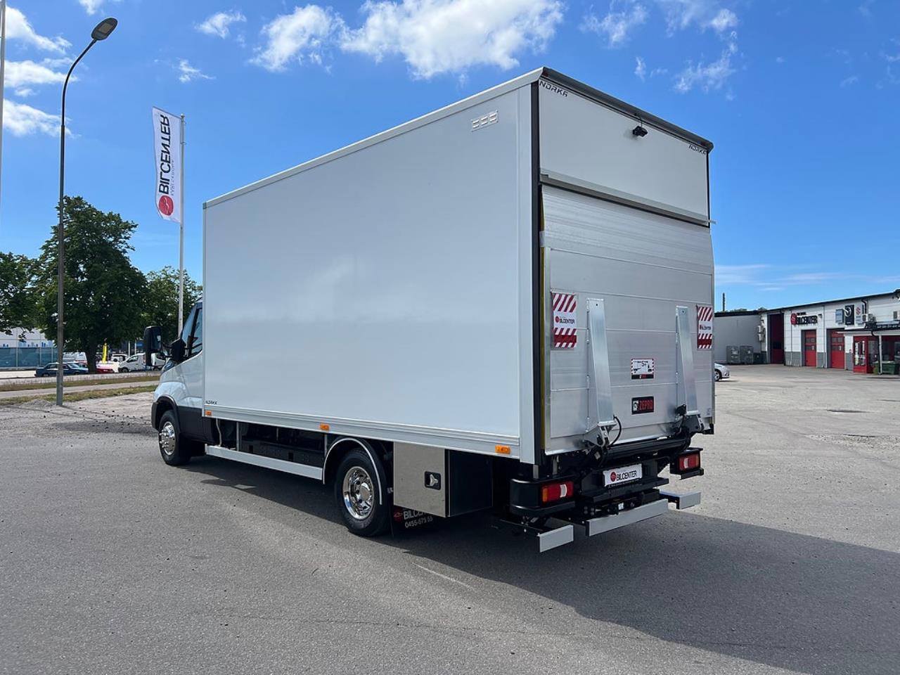Iveco Daily 72C14E AirPro Sk&aring;pbil med Z-Lift, ELBIL 2025 - Sk&aring;p
