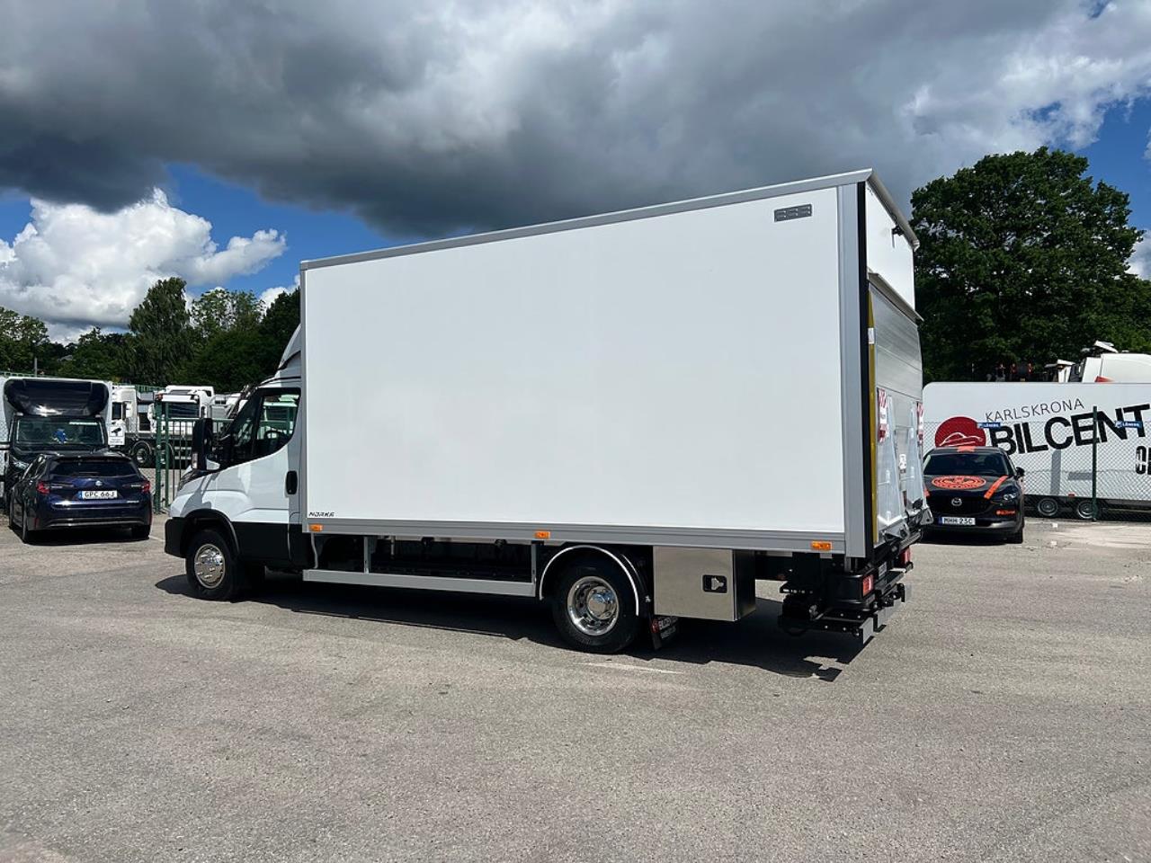 Iveco Daily 72C14E AirPro Sk&aring;pbil med Z-Lift, ELBIL 2025 - Sk&aring;p