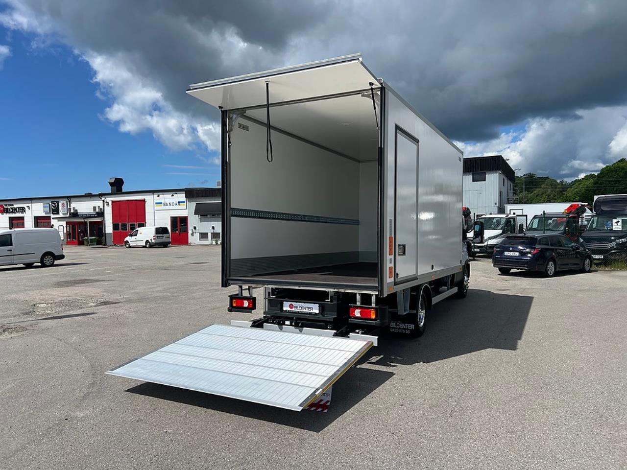 Iveco Daily 72C14E AirPro Sk&aring;pbil med Z-Lift, ELBIL 2025 - Sk&aring;p
