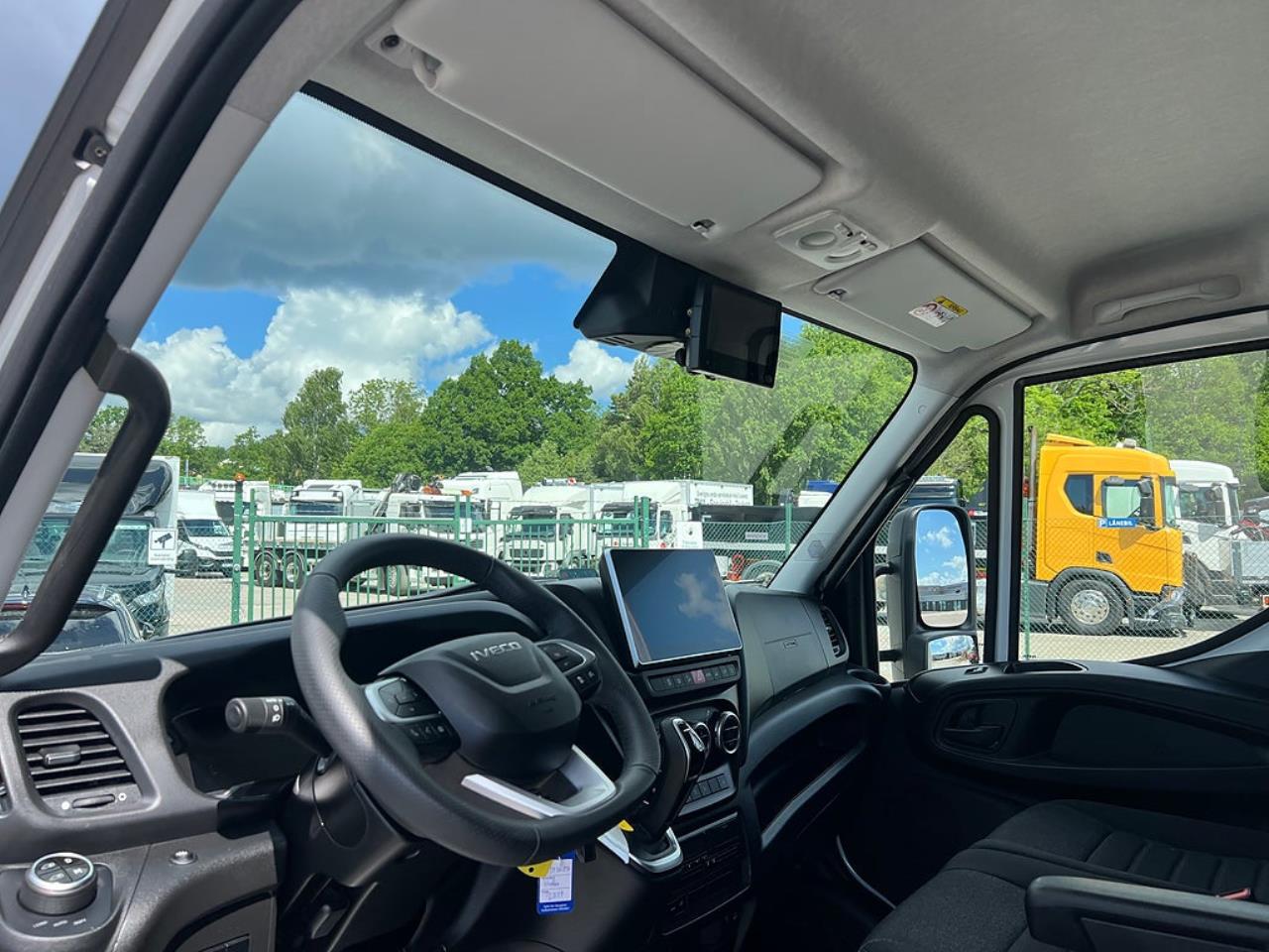 Iveco Daily 72C14E AirPro Sk&aring;pbil med Z-Lift, ELBIL 2025 - Sk&aring;p