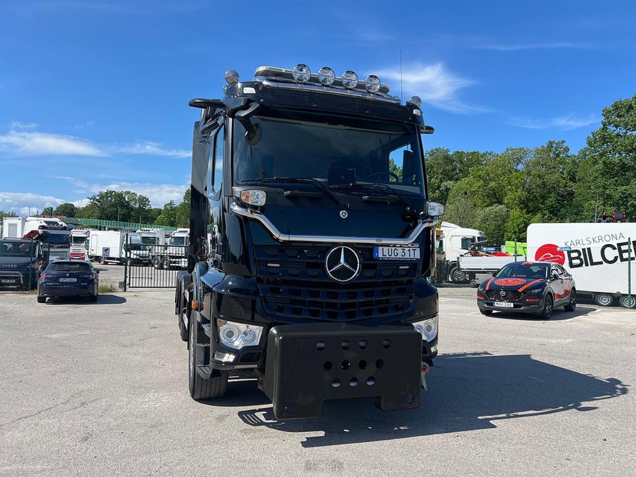 Mercedes-Benz Arocs 3251 Tridem Lastv&auml;xlare, Fullt Plogutrustad 2023 - Krok/Lastv&auml;xlare