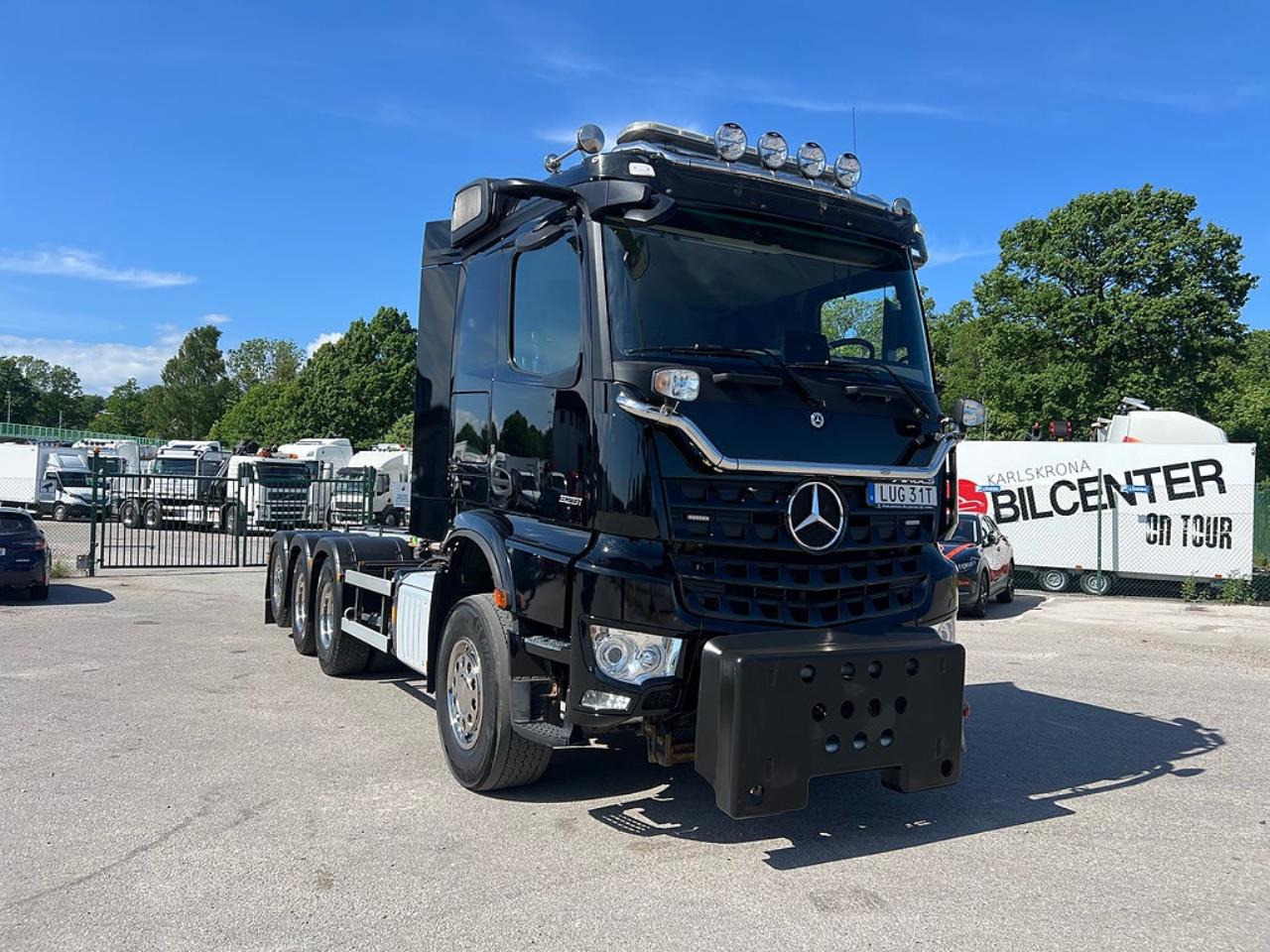 Mercedes-Benz Arocs 3251 Tridem Lastv&auml;xlare, Fullt Plogutrustad 2023 - Krok/Lastv&auml;xlare