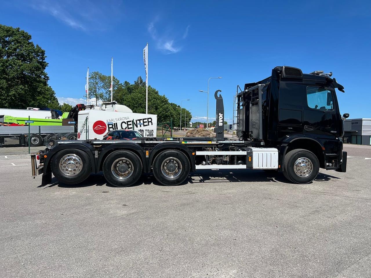 Mercedes-Benz Arocs 3251 Tridem Lastv&auml;xlare, Fullt Plogutrustad 2023 - Krok/Lastv&auml;xlare