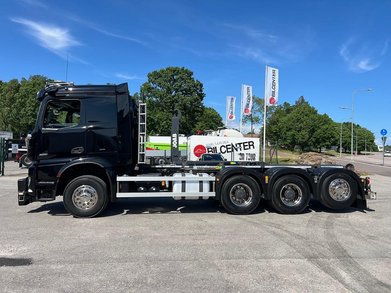 Mercedes-Benz Arocs 3251 Tridem Lastv&auml;xlare, Fullt Plogutrustad 2023 - Krok/Lastv&auml;xlare