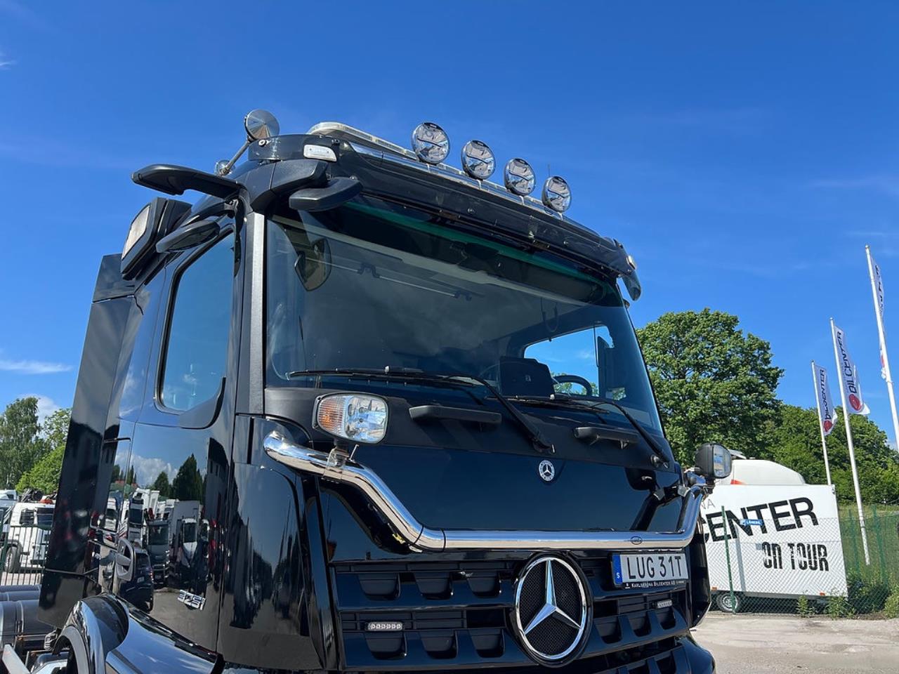 Mercedes-Benz Arocs 3251 Tridem Lastv&auml;xlare, Fullt Plogutrustad 2023 - Krok/Lastv&auml;xlare
