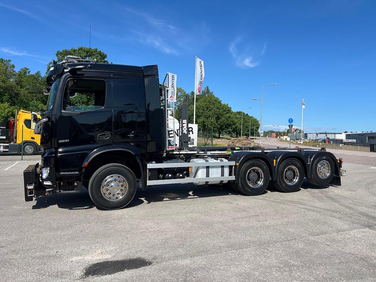 Mercedes-Benz Arocs 3251 Tridem Lastv&auml;xlare, Fullt Plogutrustad 2023 - Krok/Lastv&auml;xlare