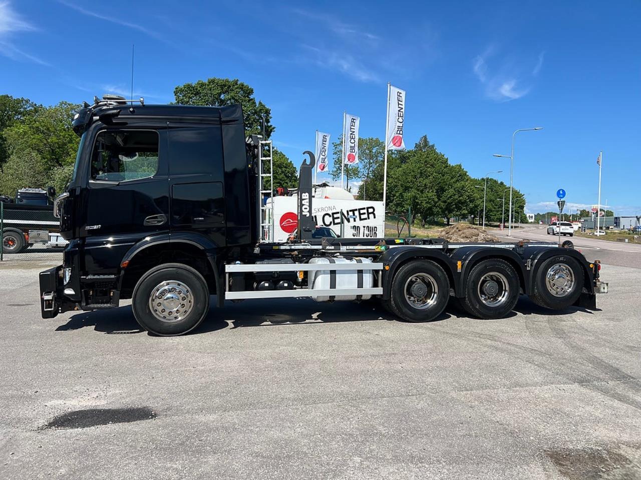 Mercedes-Benz Arocs 3251 Tridem Lastv&auml;xlare, Fullt Plogutrustad 2023 - Krok/Lastv&auml;xlare