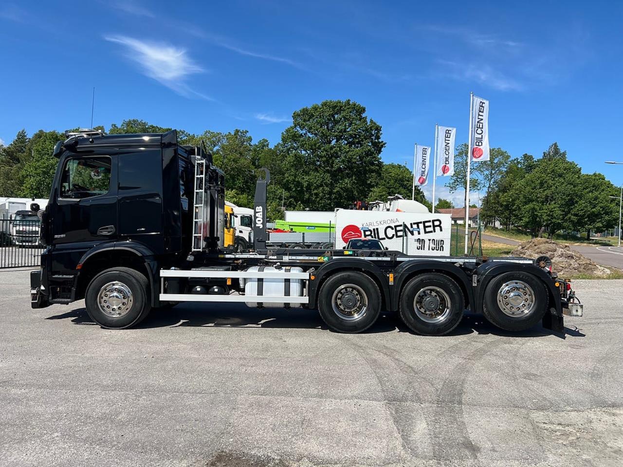 Mercedes-Benz Arocs 3251 Tridem Lastv&auml;xlare, Fullt Plogutrustad 2023 - Krok/Lastv&auml;xlare