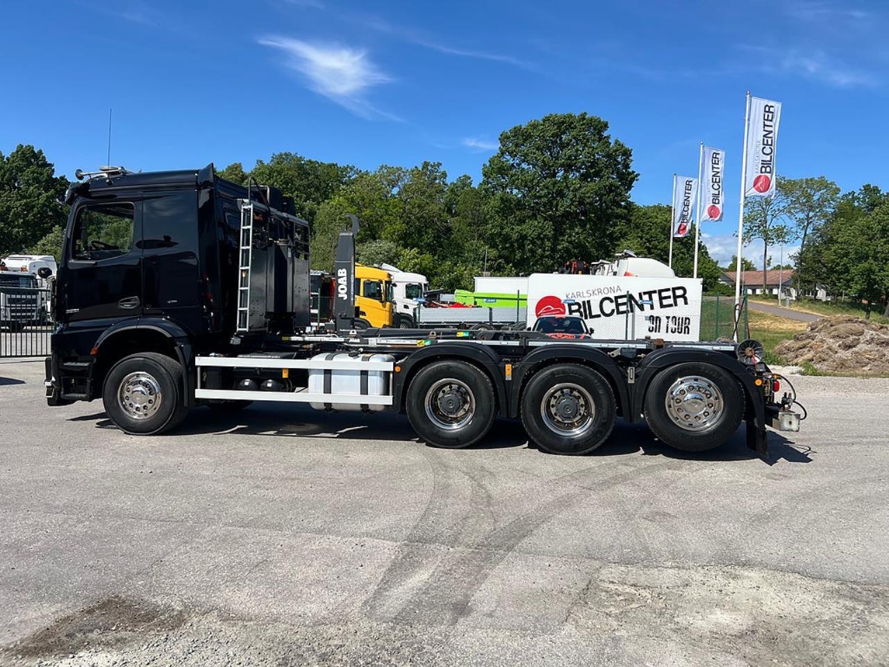 Mercedes-Benz Arocs 3251 Tridem Lastv&auml;xlare, Fullt Plogutrustad 2023 - Krok/Lastv&auml;xlare