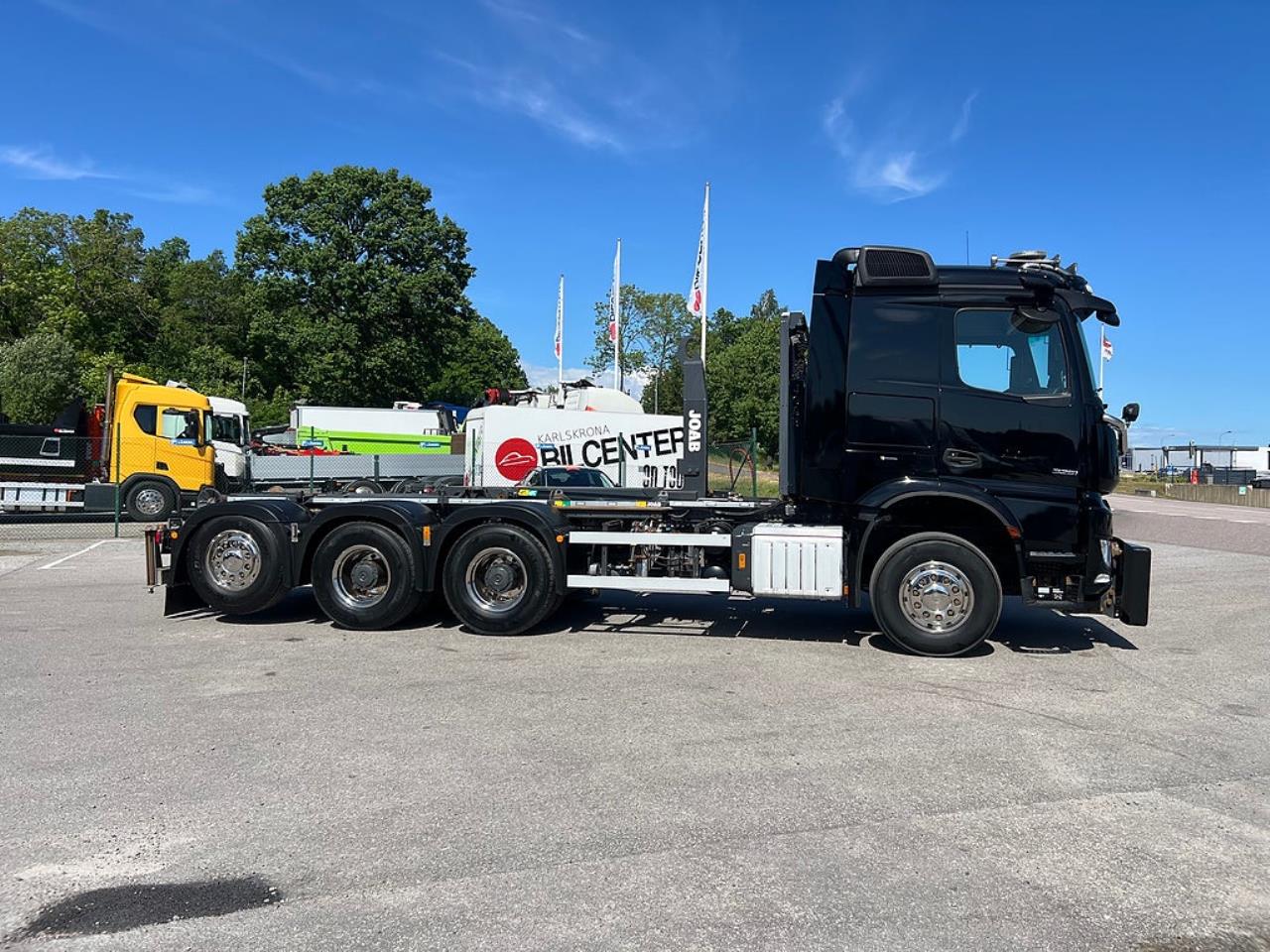 Mercedes-Benz Arocs 3251 Tridem Lastv&auml;xlare, Fullt Plogutrustad 2023 - Krok/Lastv&auml;xlare