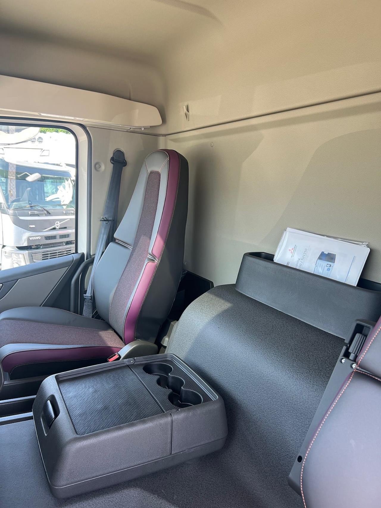 Volvo FM13 460 6x2*4 Kylbil Frysbil Dubbla lastplan 21 Pall 2023 - &Ouml;vrigt