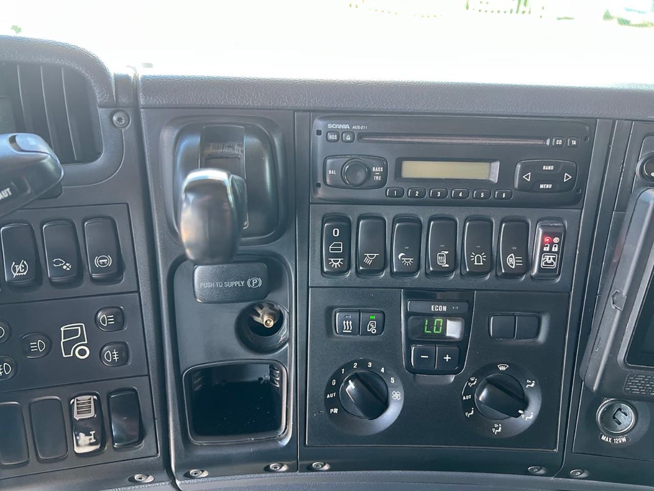 Scania R440 6x2*4 Hiab Lastv&auml;xlare inkl Flak, Euro 5 2009 - Krok/Lastv&auml;xlare
