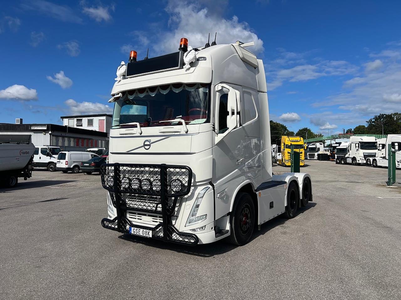 Volvo FH13 500 6x2 Dragbil med Hydraulik, Kl&auml;dd hytt mm 2021 - Dragbil