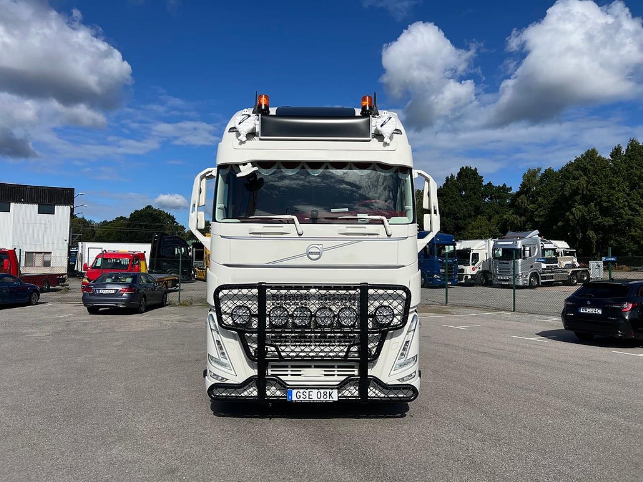 Volvo FH13 500 6x2 Dragbil med Hydraulik, Kl&auml;dd hytt mm 2021 - Dragbil