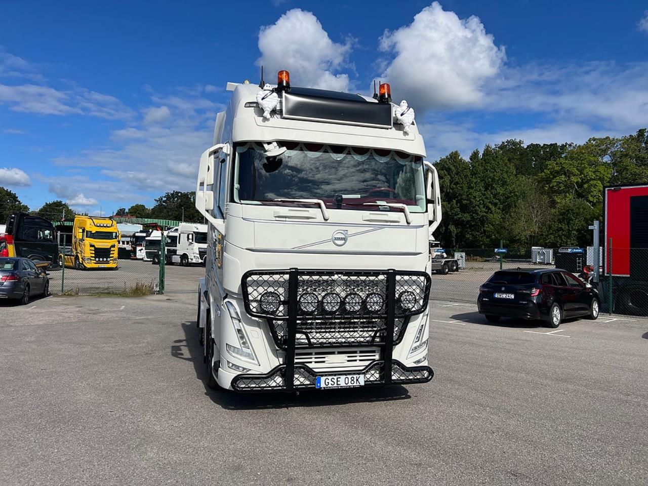 Volvo FH13 500 6x2 Dragbil med Hydraulik, Kl&auml;dd hytt mm 2021 - Dragbil