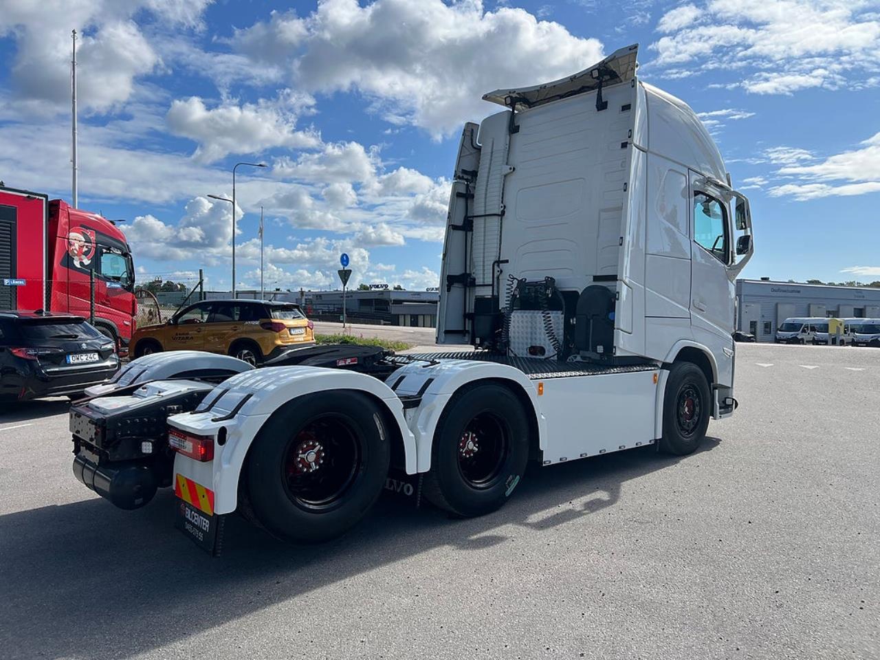 Volvo FH13 500 6x2 Dragbil med Hydraulik, Kl&auml;dd hytt mm 2021 - Dragbil
