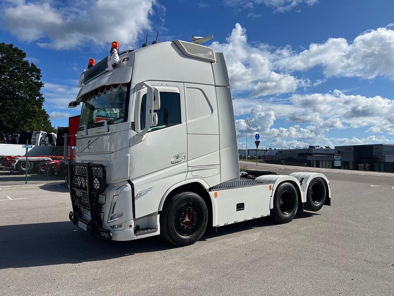 Volvo FH13 500 6x2 Dragbil med Hydraulik, Kl&auml;dd hytt mm 2021 - Dragbil