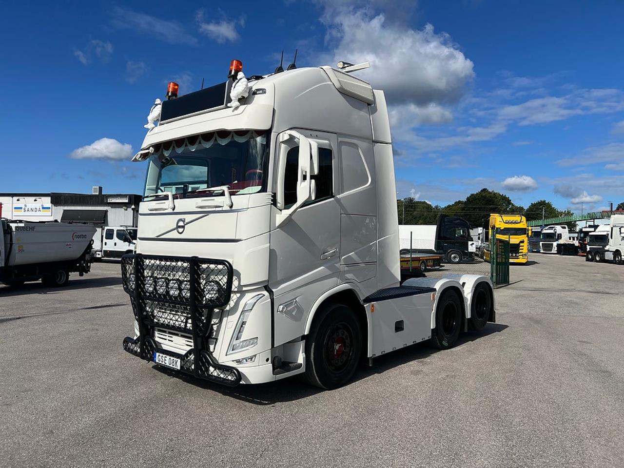Volvo FH13 500 6x2 Dragbil med Hydraulik, Kl&auml;dd hytt mm 2021 - Dragbil