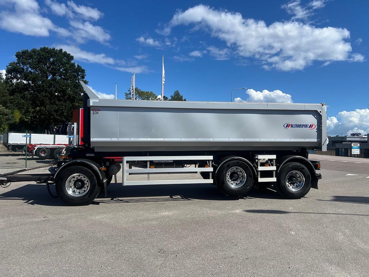 &Ouml;vriga Roadex 3 Axlad tippvagn, 2024 - Tipp