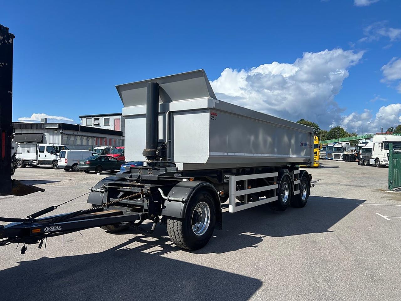 &Ouml;vriga Roadex 3 Axlad tippvagn, 2024 - Tipp