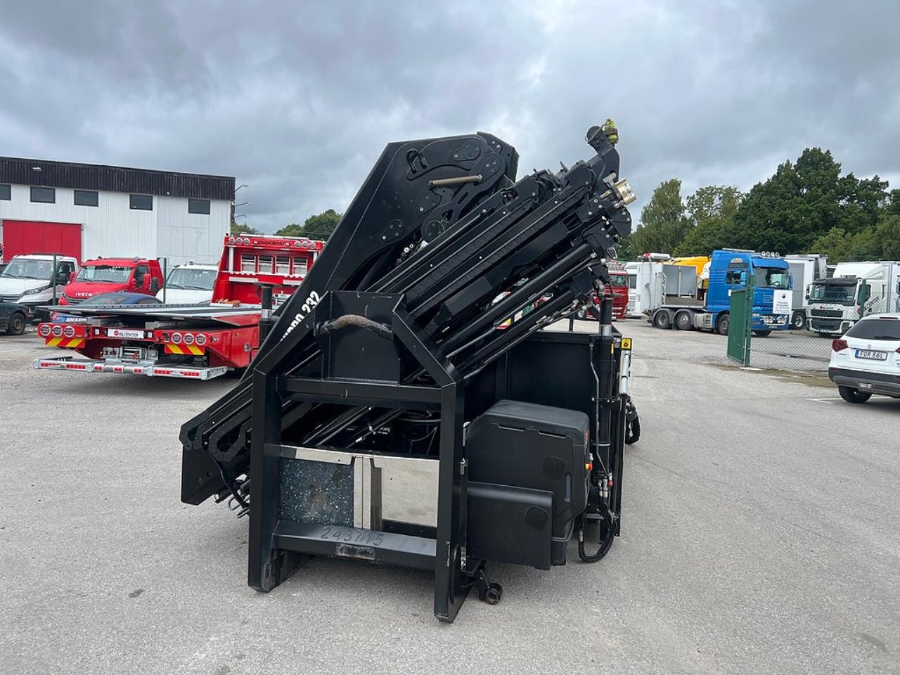 &Ouml;vriga Kranflak Hiab 232-E5 kran & Schaktlucka 2025 - &Ouml;vrigt