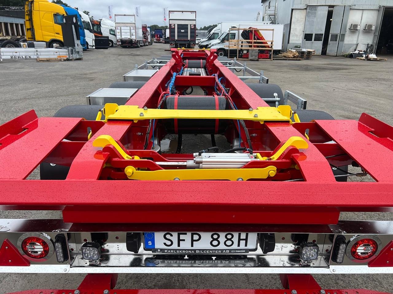 &Ouml;vriga Bilcenter's 4 Axlade lastv&auml;xlarvagn med glider 2026 - Lastv&auml;xlare