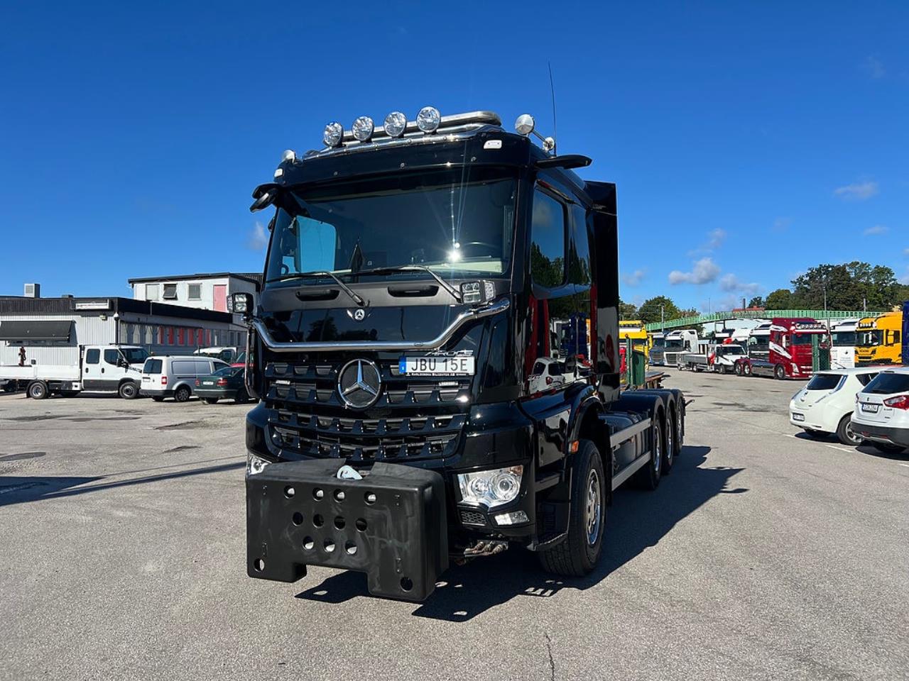Mercedes-Benz Arocs 3251 Tridem Lastv&auml;xlare, Fullt Plogutrustad 2023 - Krok/Lastv&auml;xlare