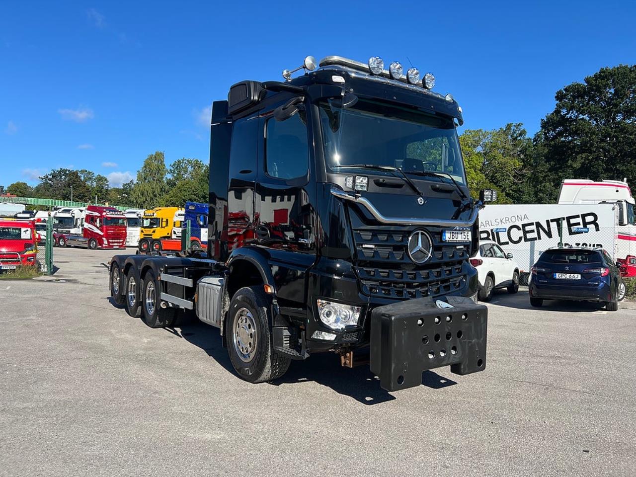 Mercedes-Benz Arocs 3251 Tridem Lastv&auml;xlare, Fullt Plogutrustad 2023 - Krok/Lastv&auml;xlare