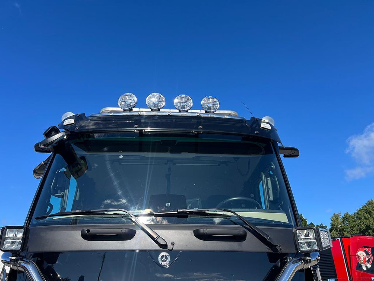 Mercedes-Benz Arocs 3251 Tridem Lastv&auml;xlare, Fullt Plogutrustad 2023 - Krok/Lastv&auml;xlare