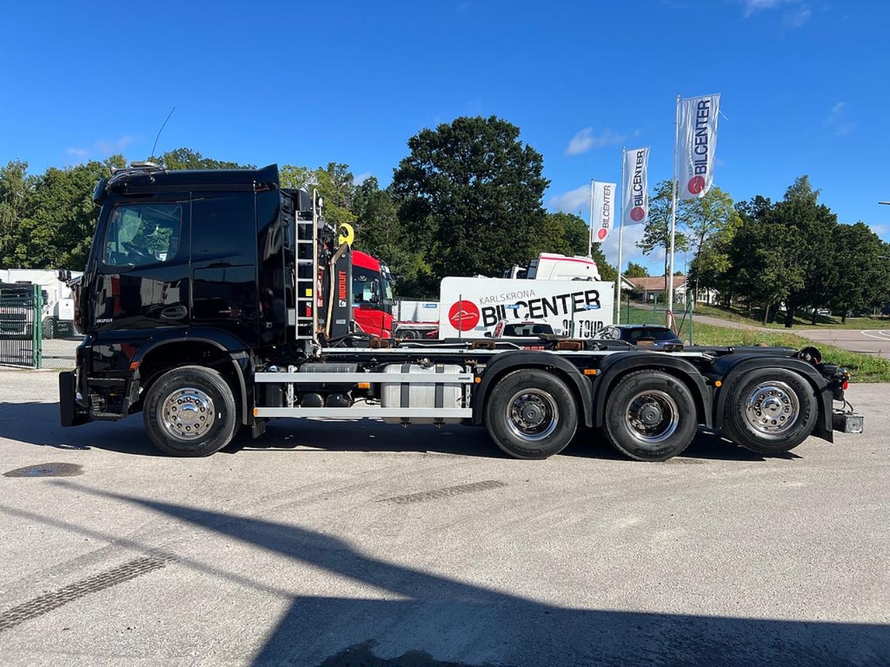 Mercedes-Benz Arocs 3251 Tridem Lastv&auml;xlare, Fullt Plogutrustad 2023 - Krok/Lastv&auml;xlare