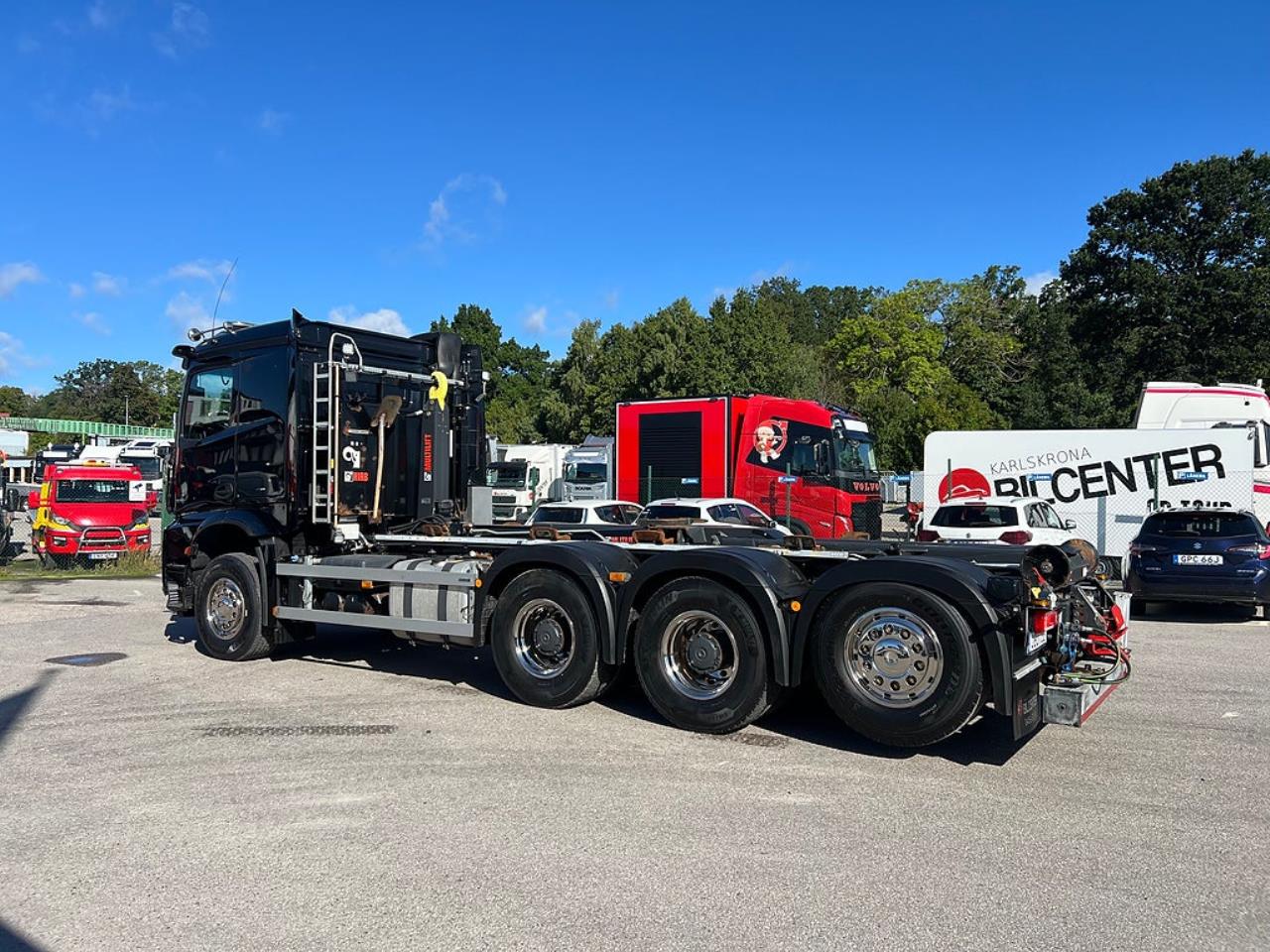 Mercedes-Benz Arocs 3251 Tridem Lastv&auml;xlare, Fullt Plogutrustad 2023 - Krok/Lastv&auml;xlare