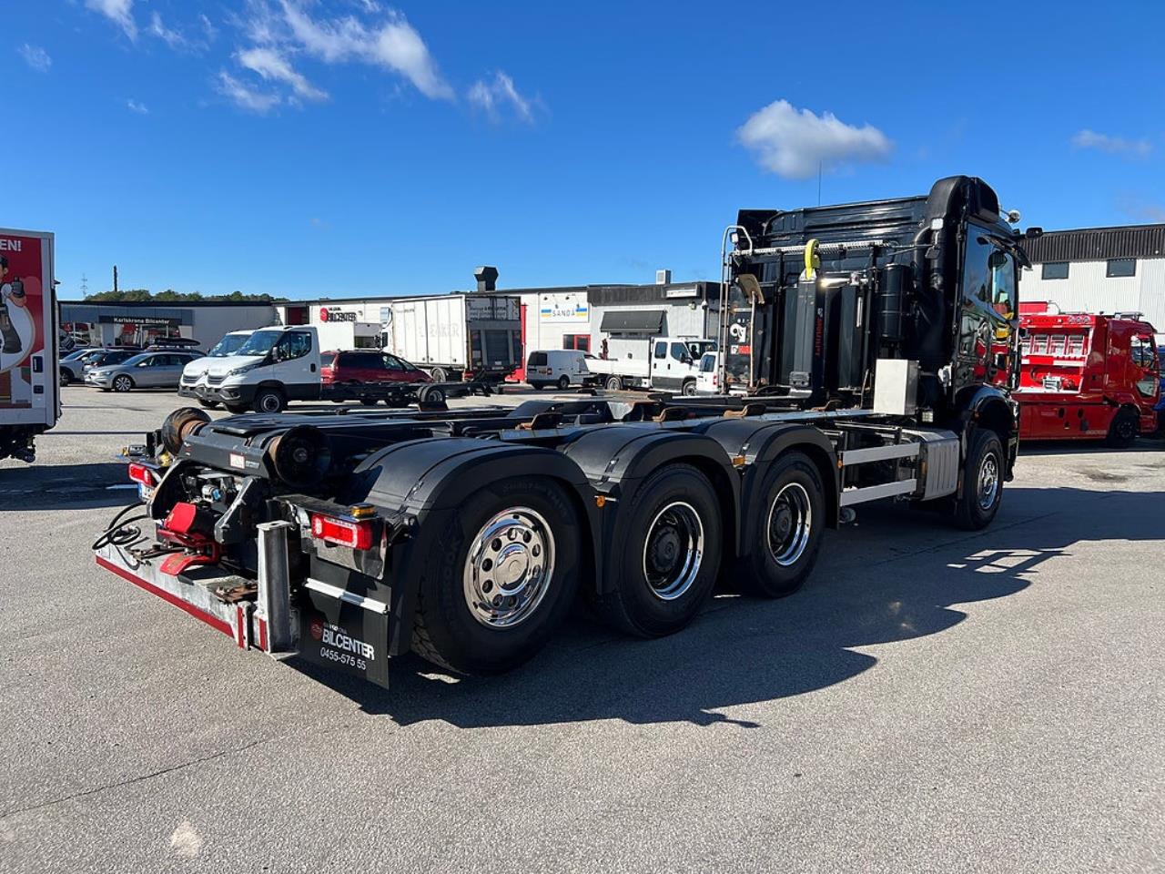 Mercedes-Benz Arocs 3251 Tridem Lastv&auml;xlare, Fullt Plogutrustad 2023 - Krok/Lastv&auml;xlare