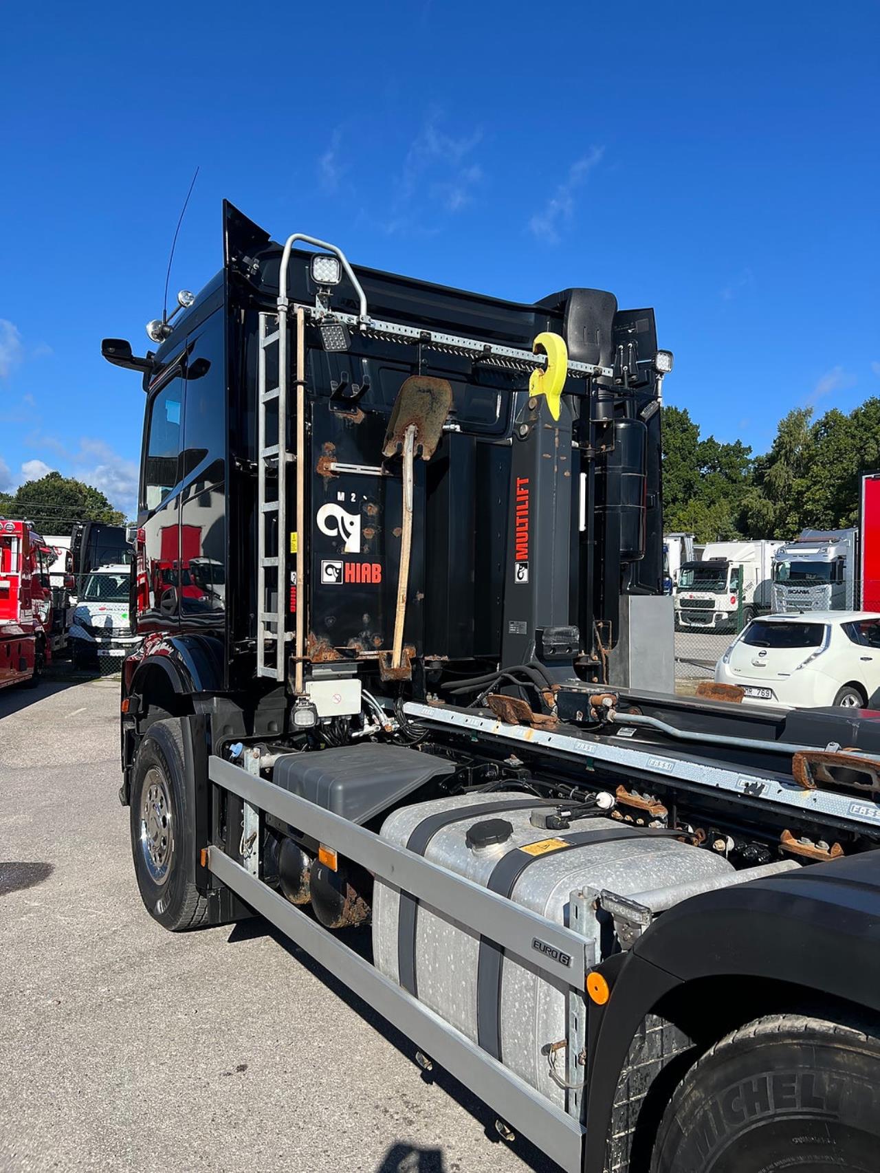Mercedes-Benz Arocs 3251 Tridem Lastv&auml;xlare, Fullt Plogutrustad 2023 - Krok/Lastv&auml;xlare