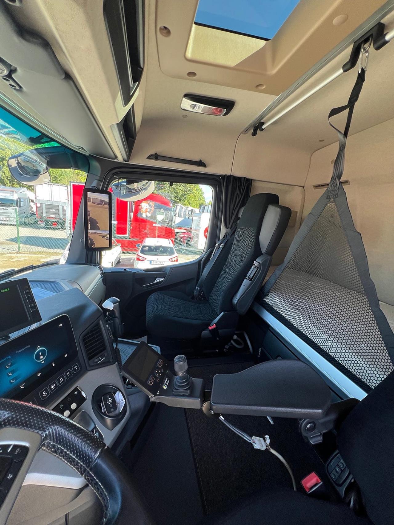 Mercedes-Benz Arocs 3251 Tridem Lastv&auml;xlare, Fullt Plogutrustad 2023 - Krok/Lastv&auml;xlare