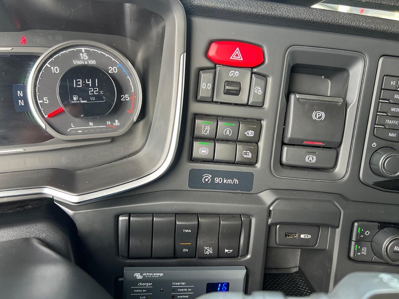 Scania P320 4x2 Hybrid TMA Bil Berlex & Verdegro 2021 - TMA