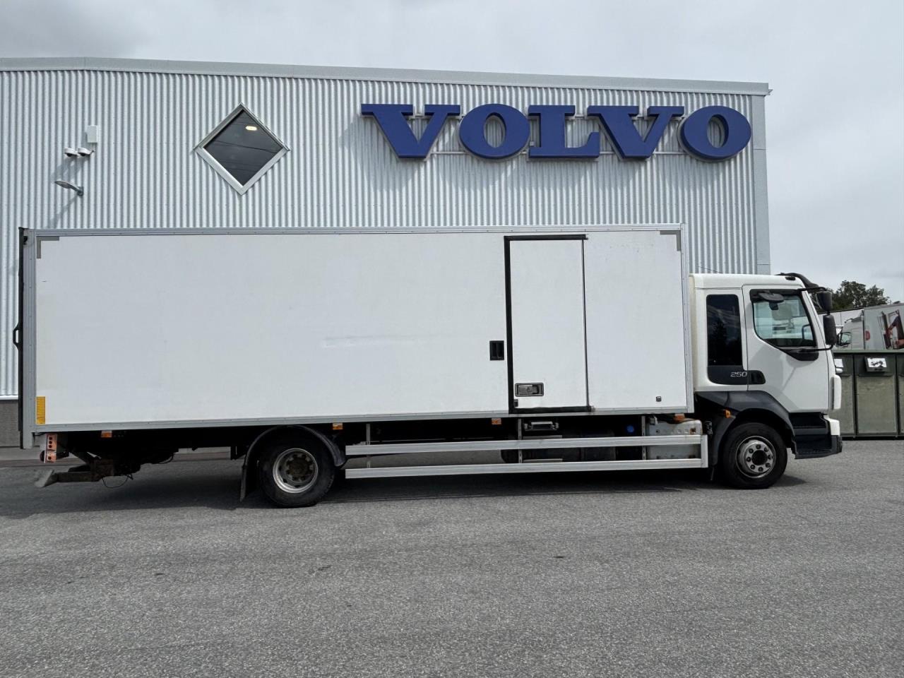 Volvo FL 4x2 Sk&aring;pbil 2015 - Sk&aring;p
