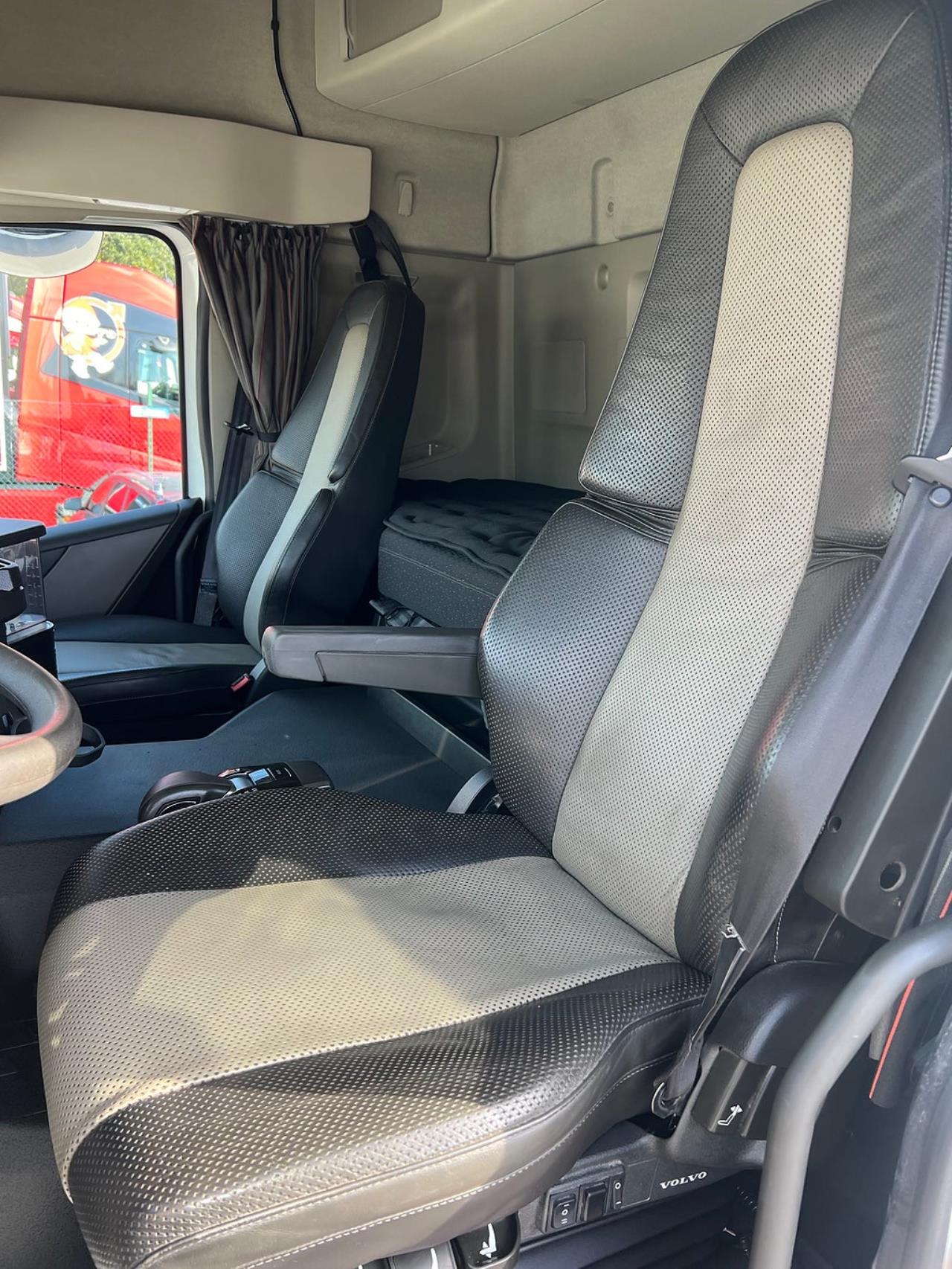 Volvo FM13 500 8x4*4 Tridem Lastv&auml;xlare I-See, Euro 6 2024 - Krok/Lastv&auml;xlare